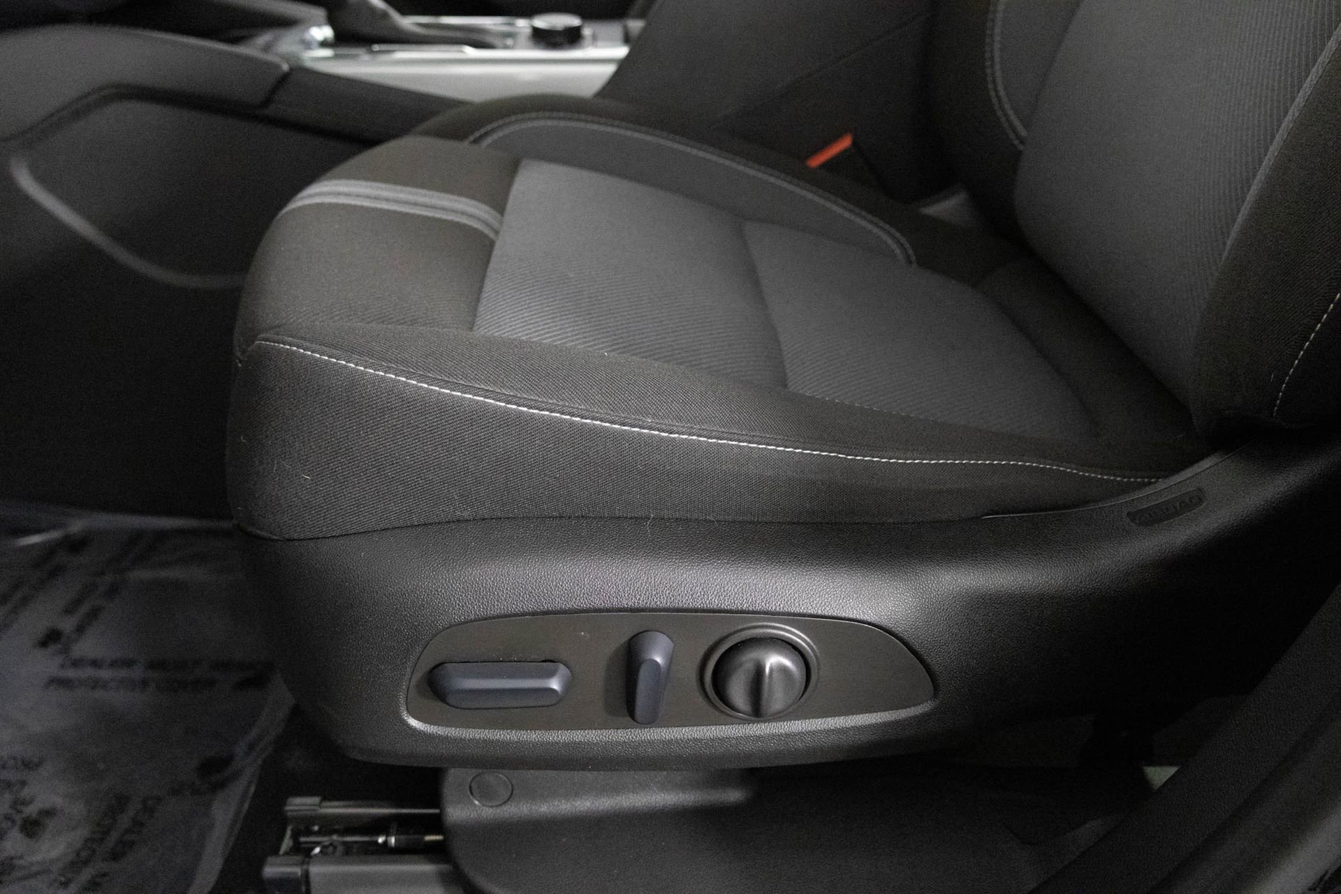 Certified 2023 Chevrolet Blazer LT w/ Convenience Package image 21