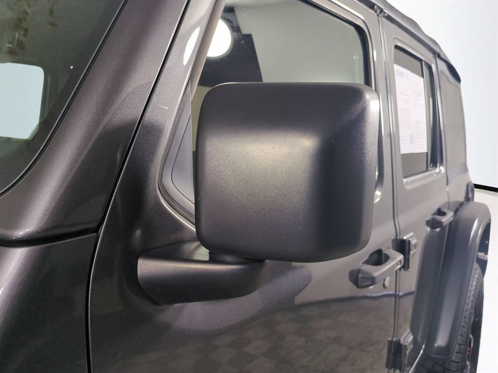 Used 2022 Jeep Wrangler Unlimited Rubicon AWD/4WD image 12