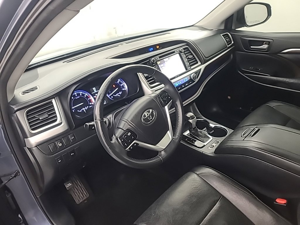 Used 2014 Toyota Highlander Limited FWD image 25