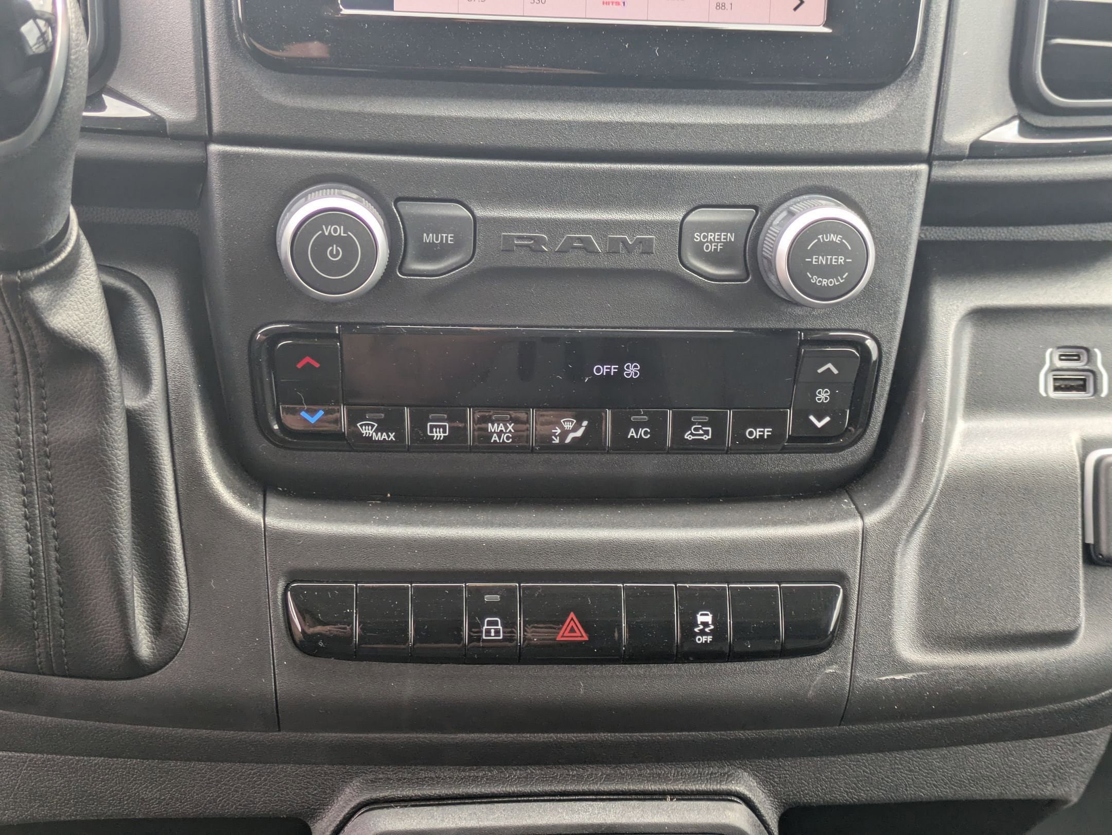New 2026 RAM ProMaster 2500 w/ Convenience Group FWD image 19