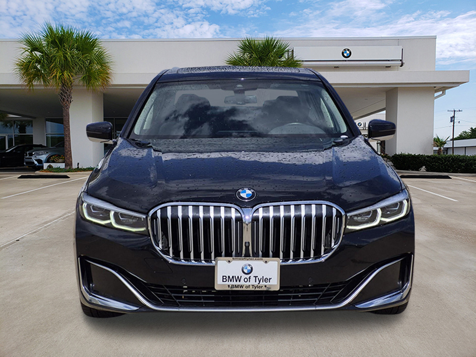 Used 2021 BMW 740i w/ Premium Package RWD image 2