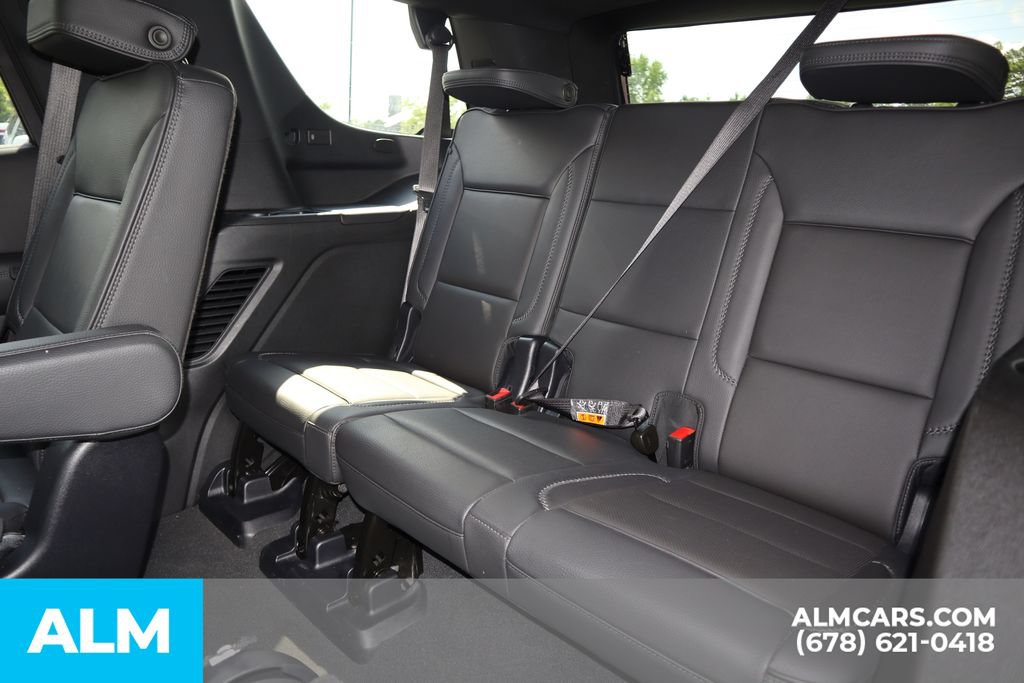 Used 2025 GMC Yukon Denali RWD image 18