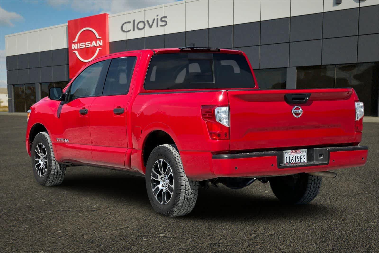 Used 2022 Nissan Titan SV AWD/4WD image 7