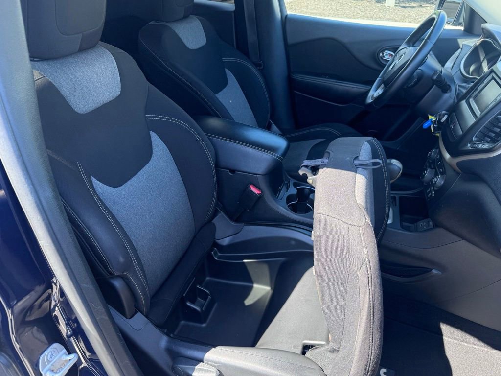Used 2014 Jeep Cherokee Latitude FWD image 21
