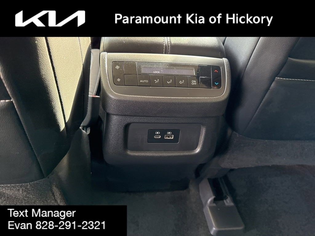 Used 2022 Nissan Pathfinder SL w/ SL Black Package image 14