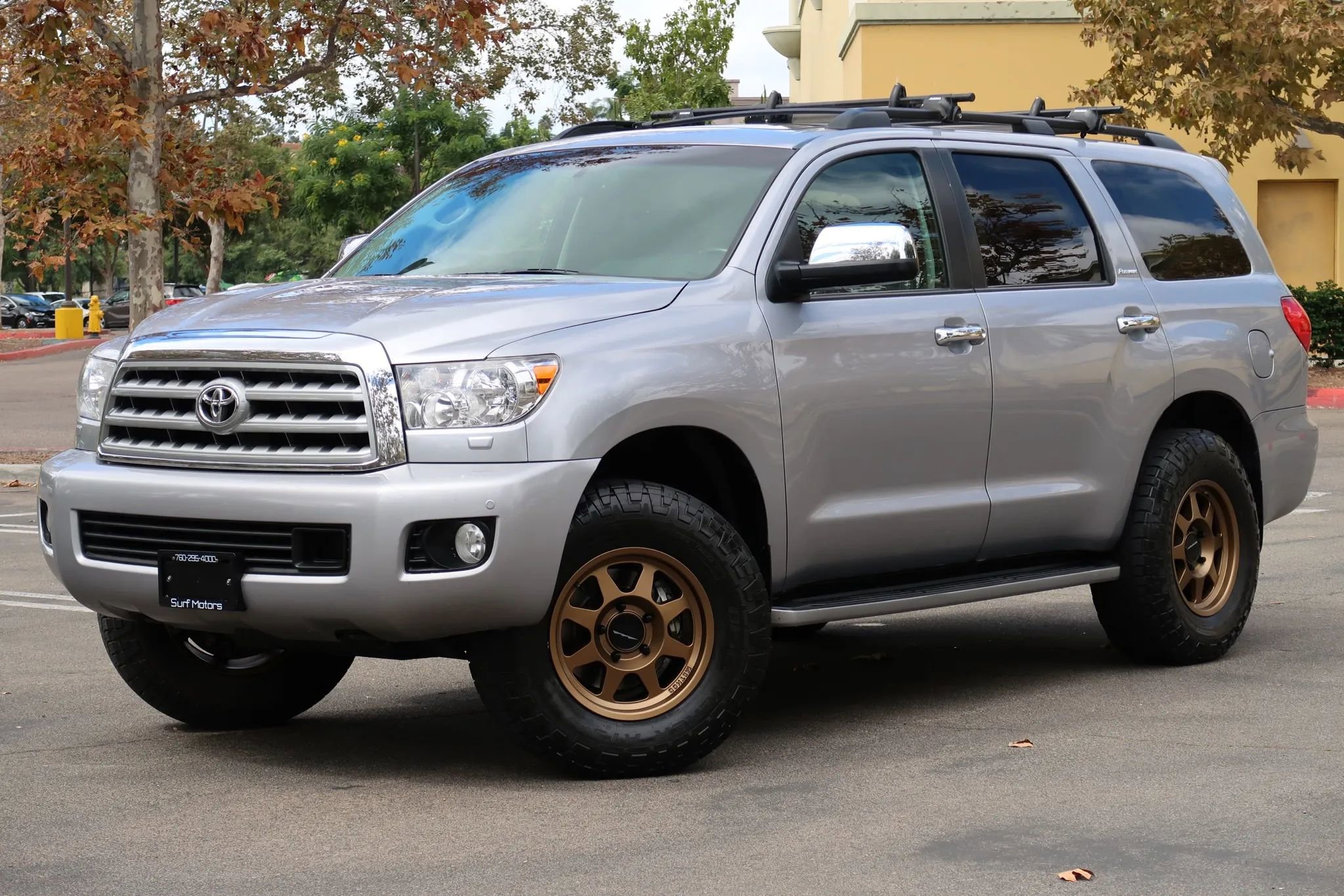 Used 2010 Toyota Sequoia Platinum image 2