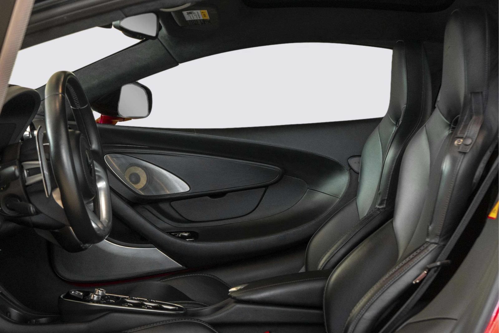Used 2022 McLaren GT RWD image 12