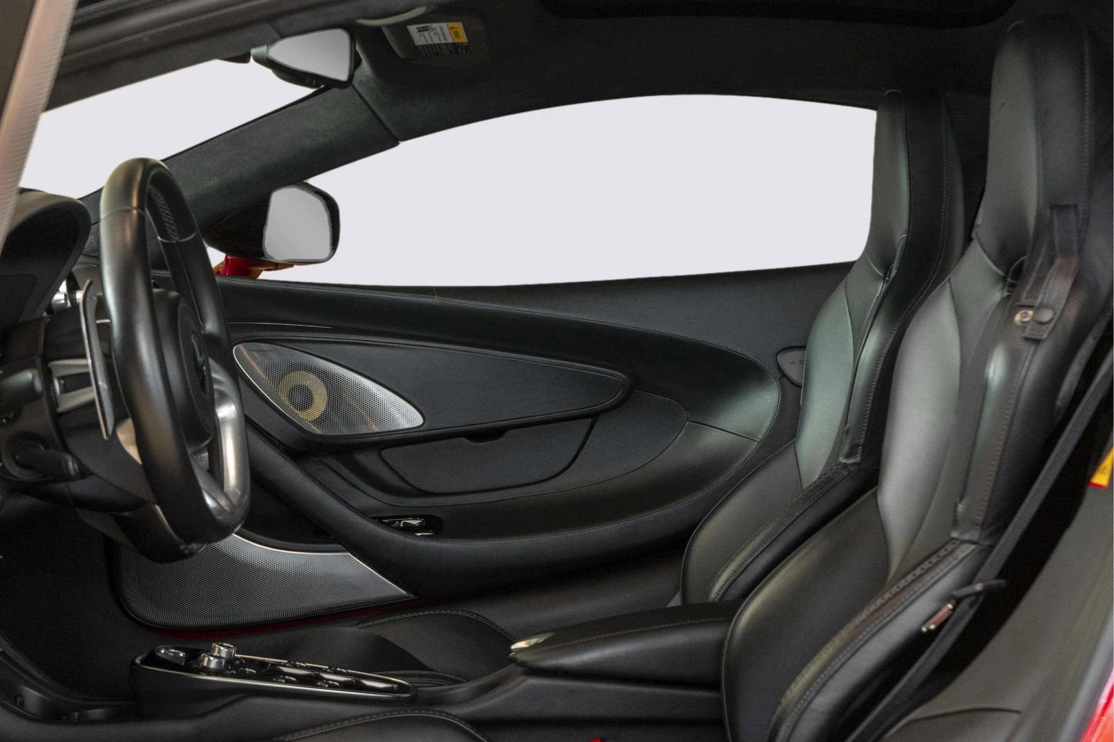Used 2022 McLaren GT RWD image 12
