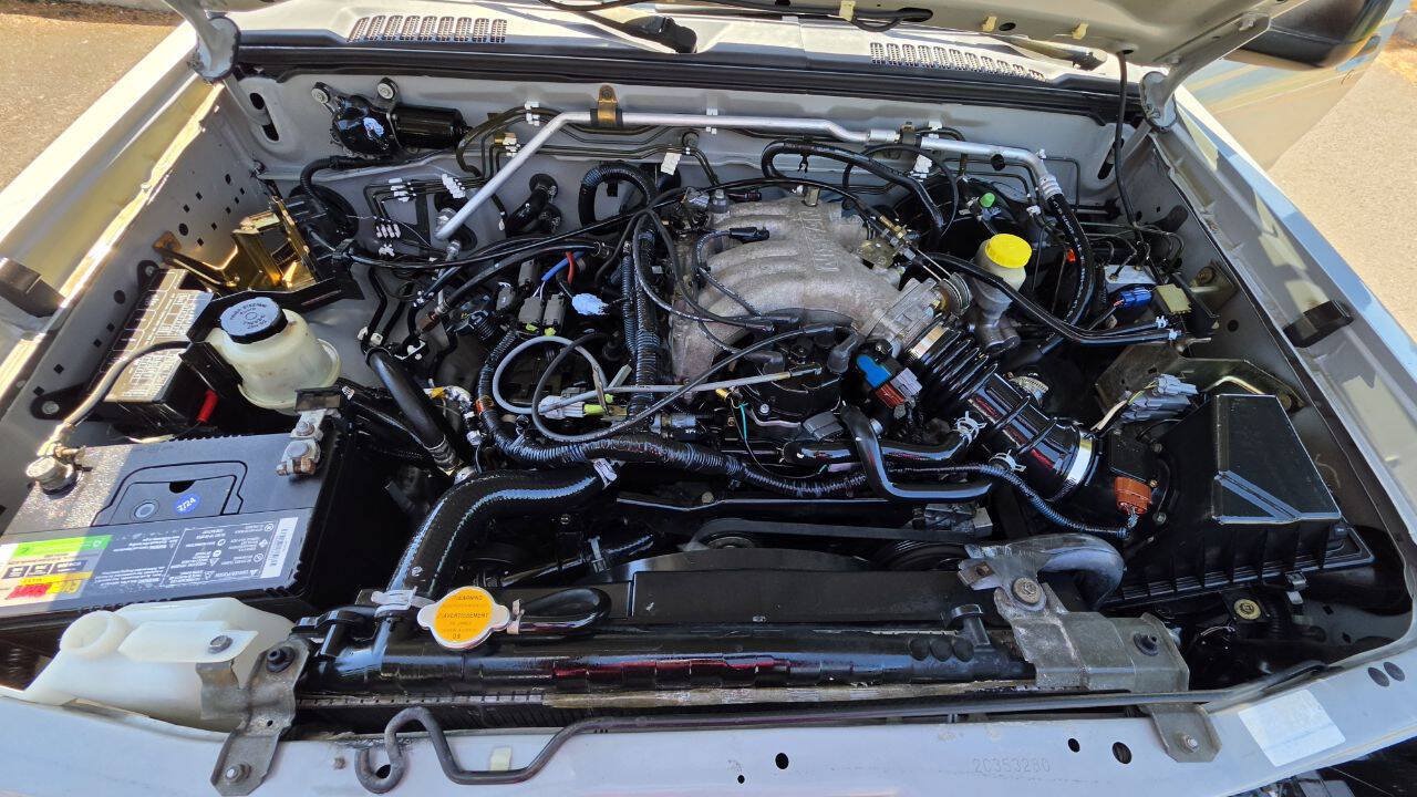 Used 2002 Nissan Frontier XE AWD/4WD image 11