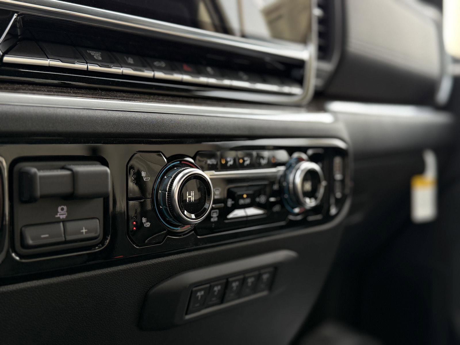 New 2025 GMC Sierra 3500 SLE w/ SLE Convenience Package image 21