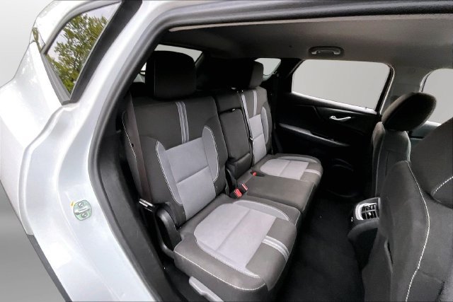 Used 2025 Chevrolet Blazer LT FWD image 27