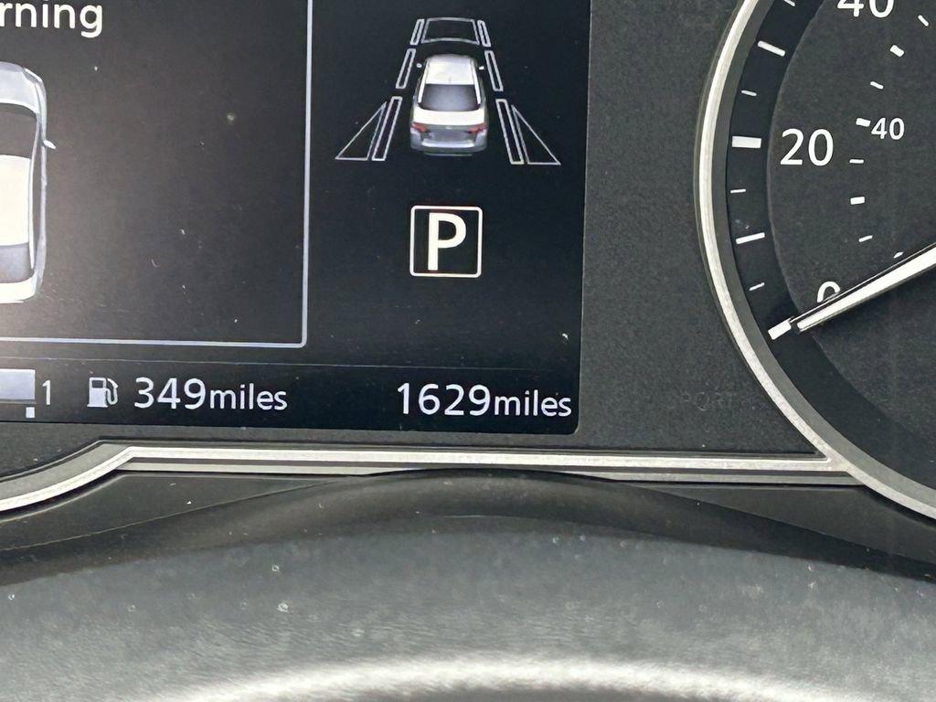 Used 2025 Nissan Versa SV w/ Trunk Package image 21