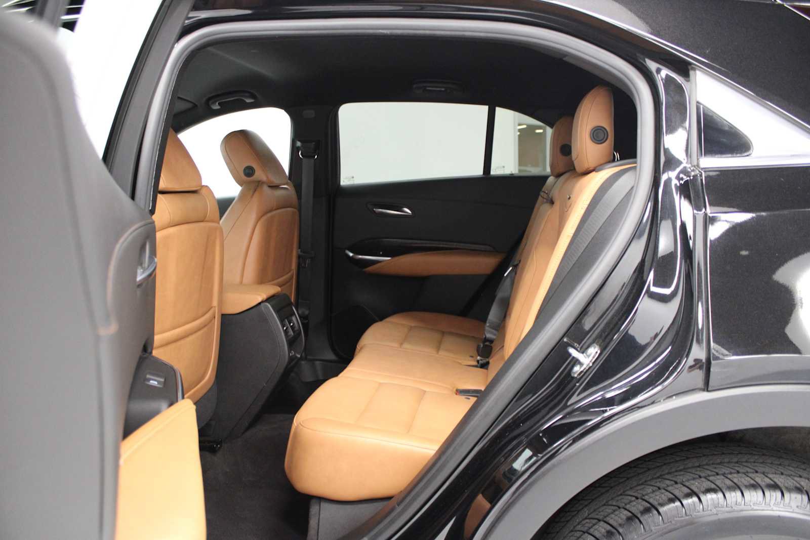 Used 2023 Cadillac XT4 Premium Luxury AWD/4WD image 35