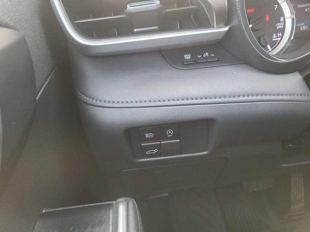 Used 2023 Toyota Highlander LE image 20