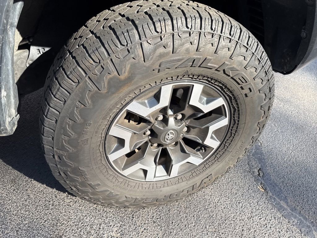 Used 2022 Toyota Tacoma TRD Off-Road image 19