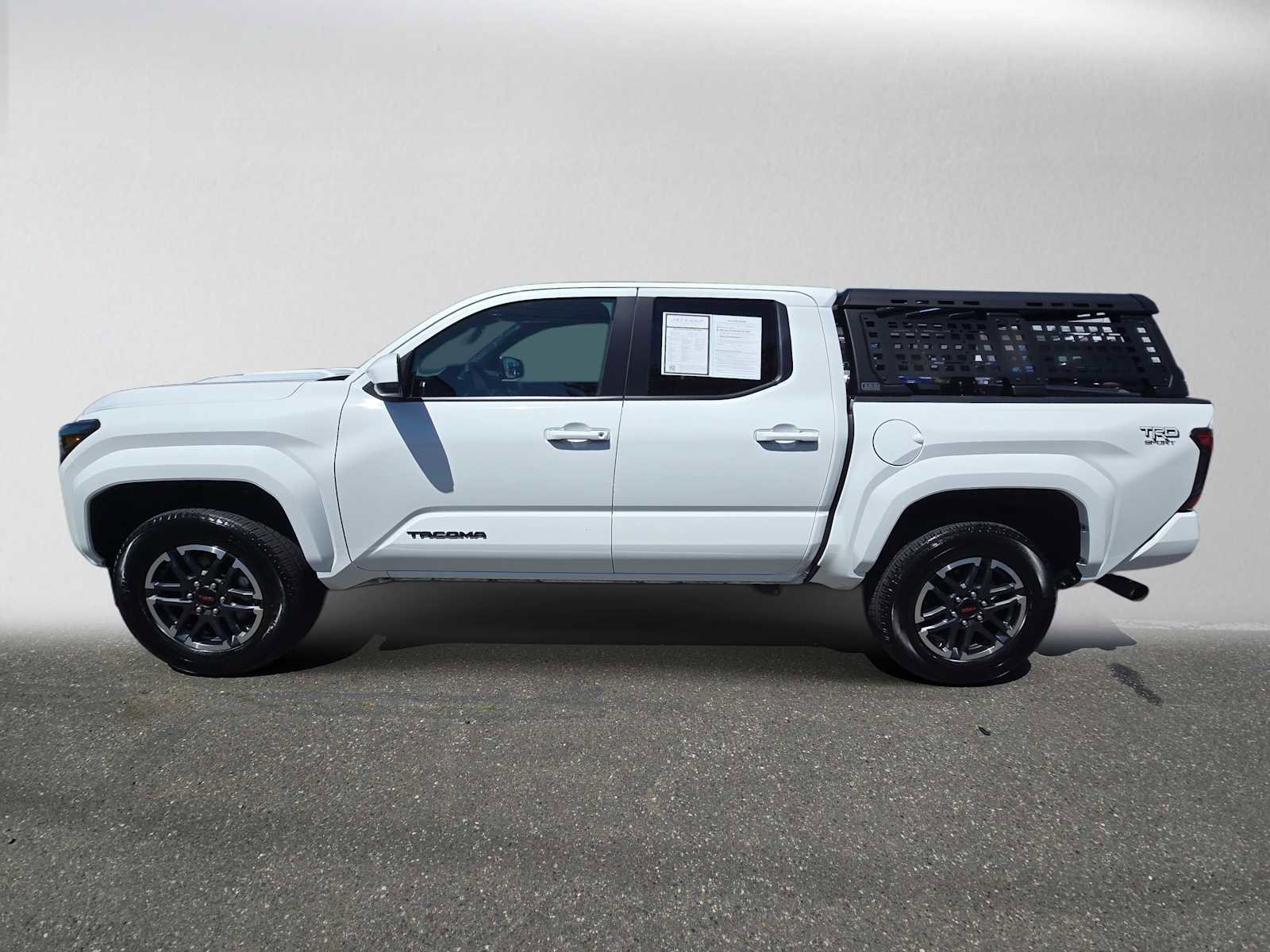 Used 2025 Toyota Tacoma TRD Sport AWD/4WD image 4