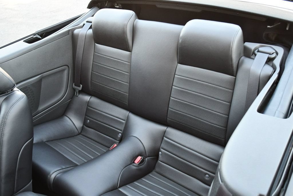 Used 2007 Ford Mustang GT RWD image 15