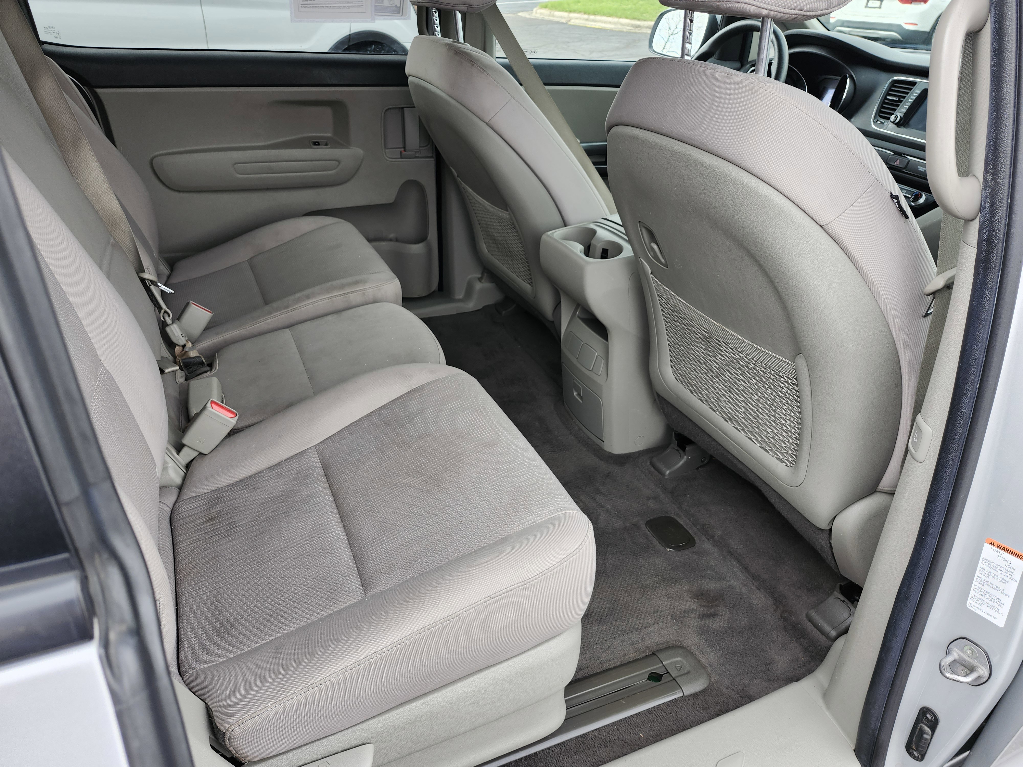Used 2021 Kia Sedona LX image 19