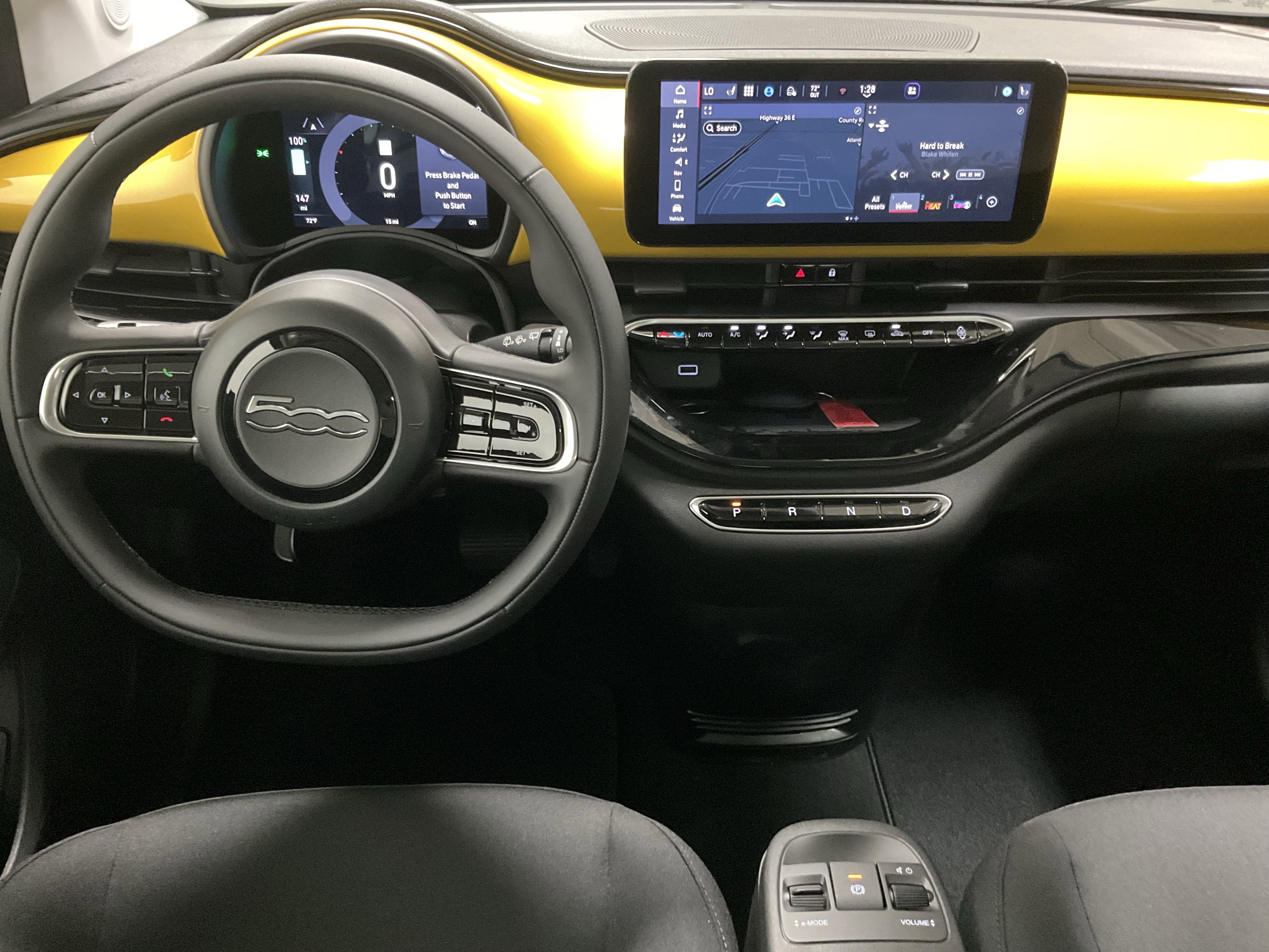 New 2026 FIAT 500 e w/ Comfort Group FWD image 10