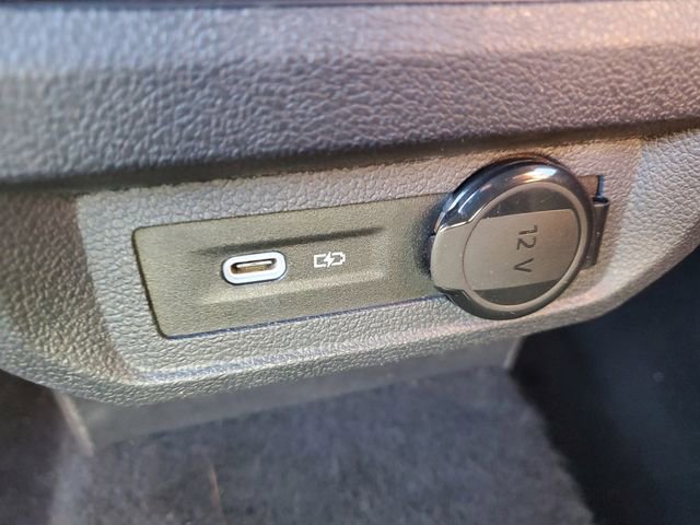 Certified 2023 Volkswagen Tiguan SE R-Line image 11