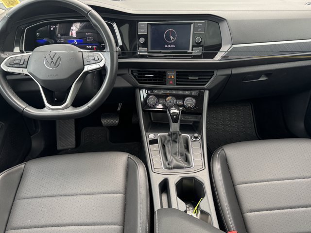 Used 2023 Volkswagen Jetta SE w/ Panoramic Sunroof Package FWD image 17