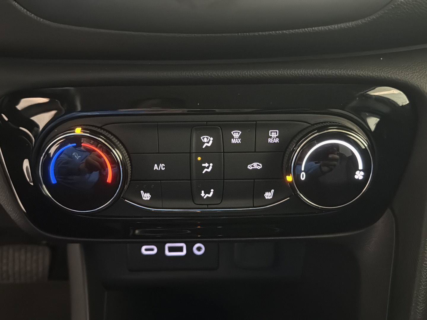Certified 2023 Buick Encore GX Preferred w/ Cold Weather Comfort Package FWD image 25