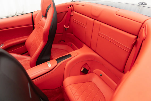 Used 2016 Ferrari California T RWD image 11