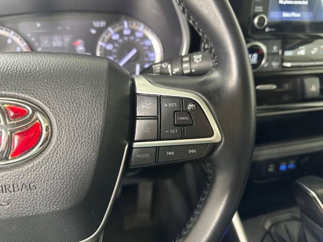 Used 2022 Toyota Highlander XLE image 16
