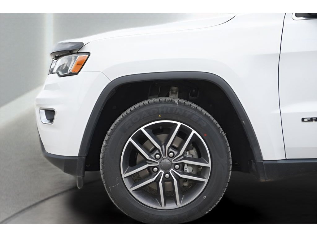 Used 2020 Jeep Grand Cherokee Laredo w/ Security & Convenience Group AWD/4WD image 33