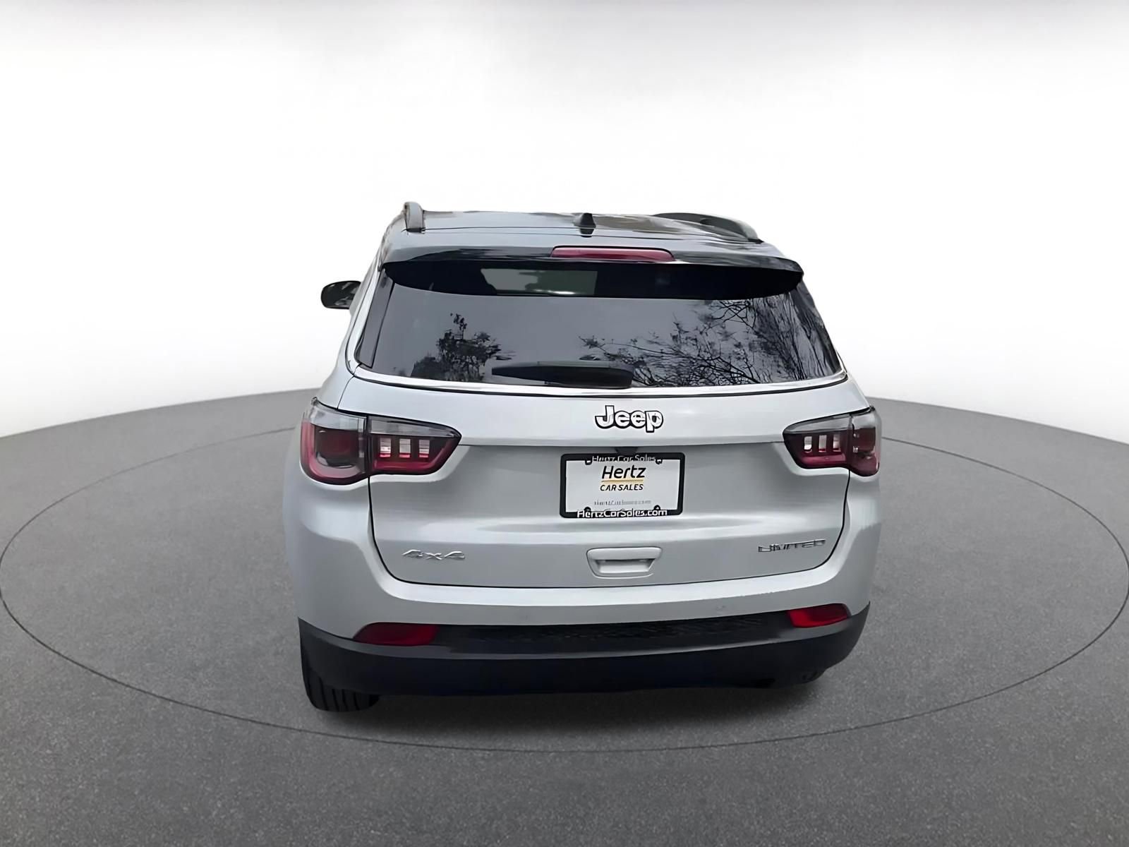 Used 2025 Jeep Compass Limited image 12