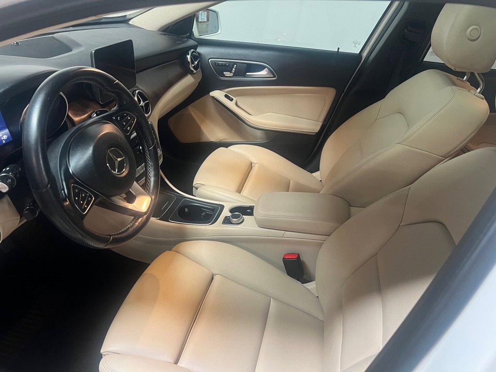 Used 2019 Mercedes-Benz GLA 250 4MATIC image 16