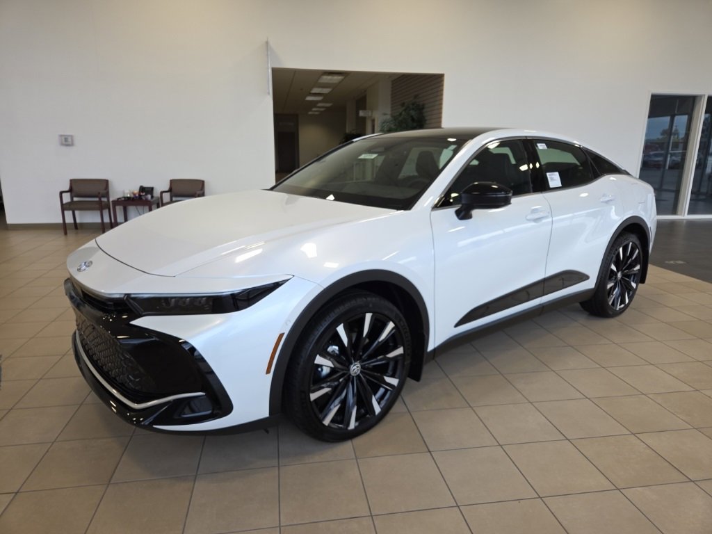 New 2026 Toyota Crown Platinum image 3