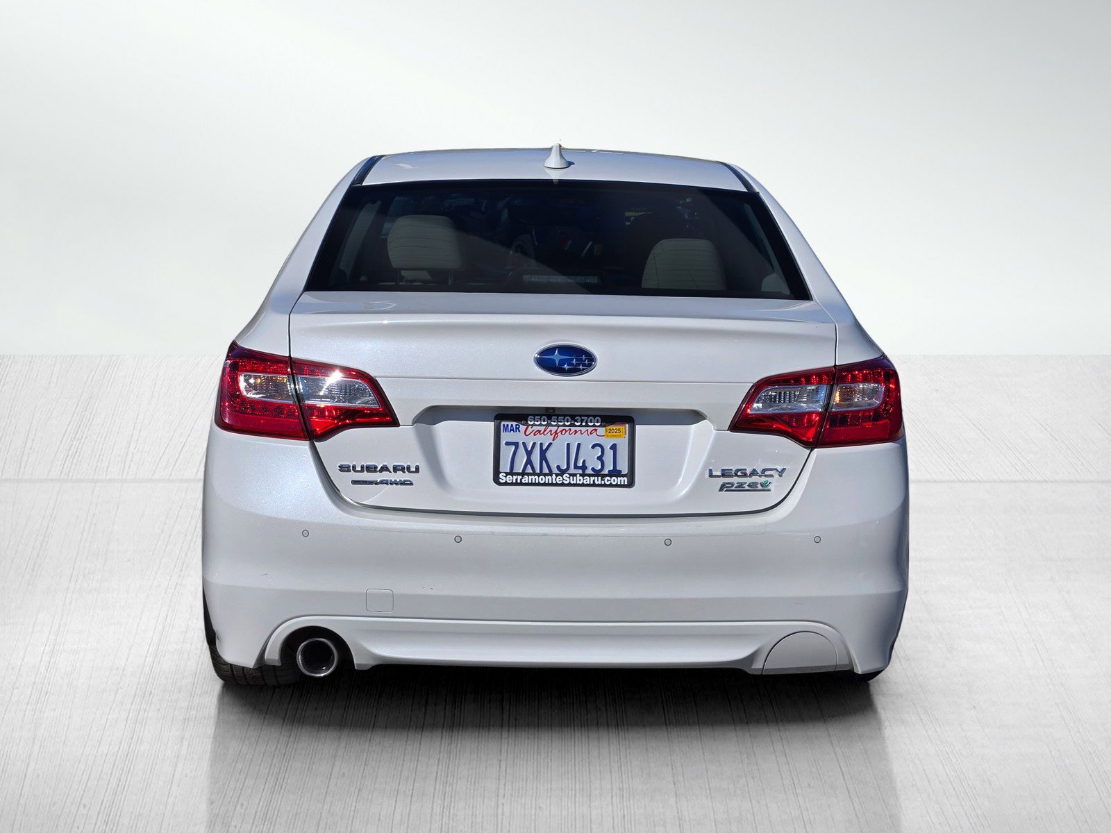 Used 2017 Subaru Legacy 2.5i Limited image 5