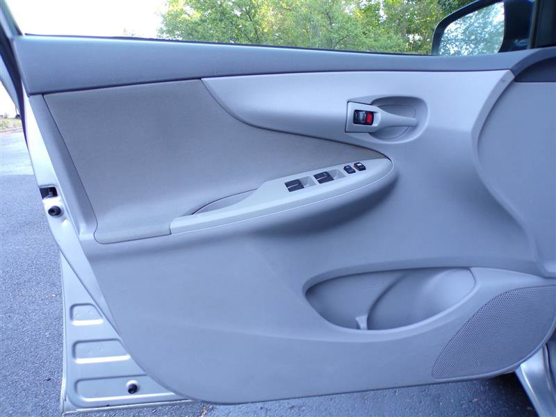 Used 2009 Toyota Corolla LE FWD image 13