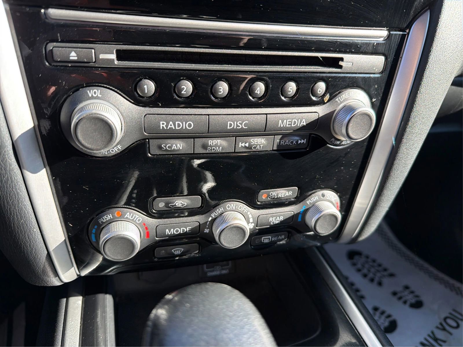 Used 2019 Nissan Pathfinder SV image 28