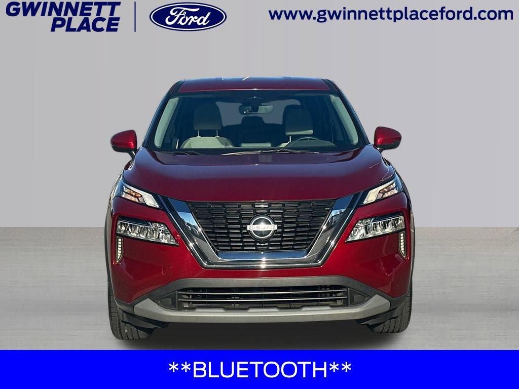 Used 2022 Nissan Rogue SV image 2