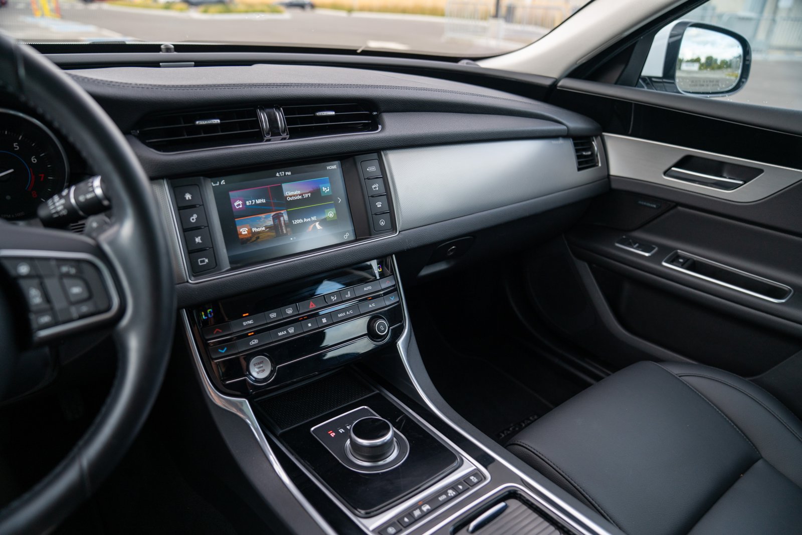 Used 2018 Jaguar XF Premium AWD/4WD image 15