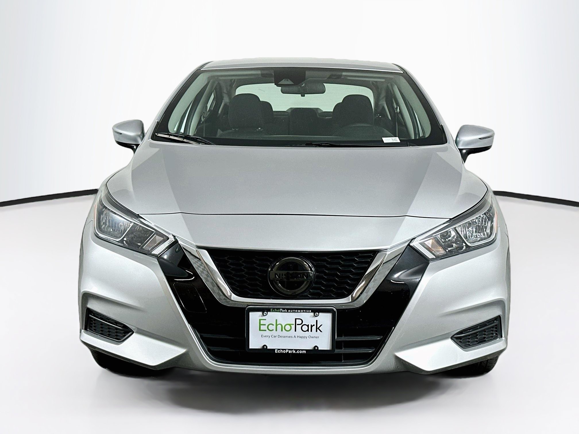 Used 2021 Nissan Versa SV FWD image 2