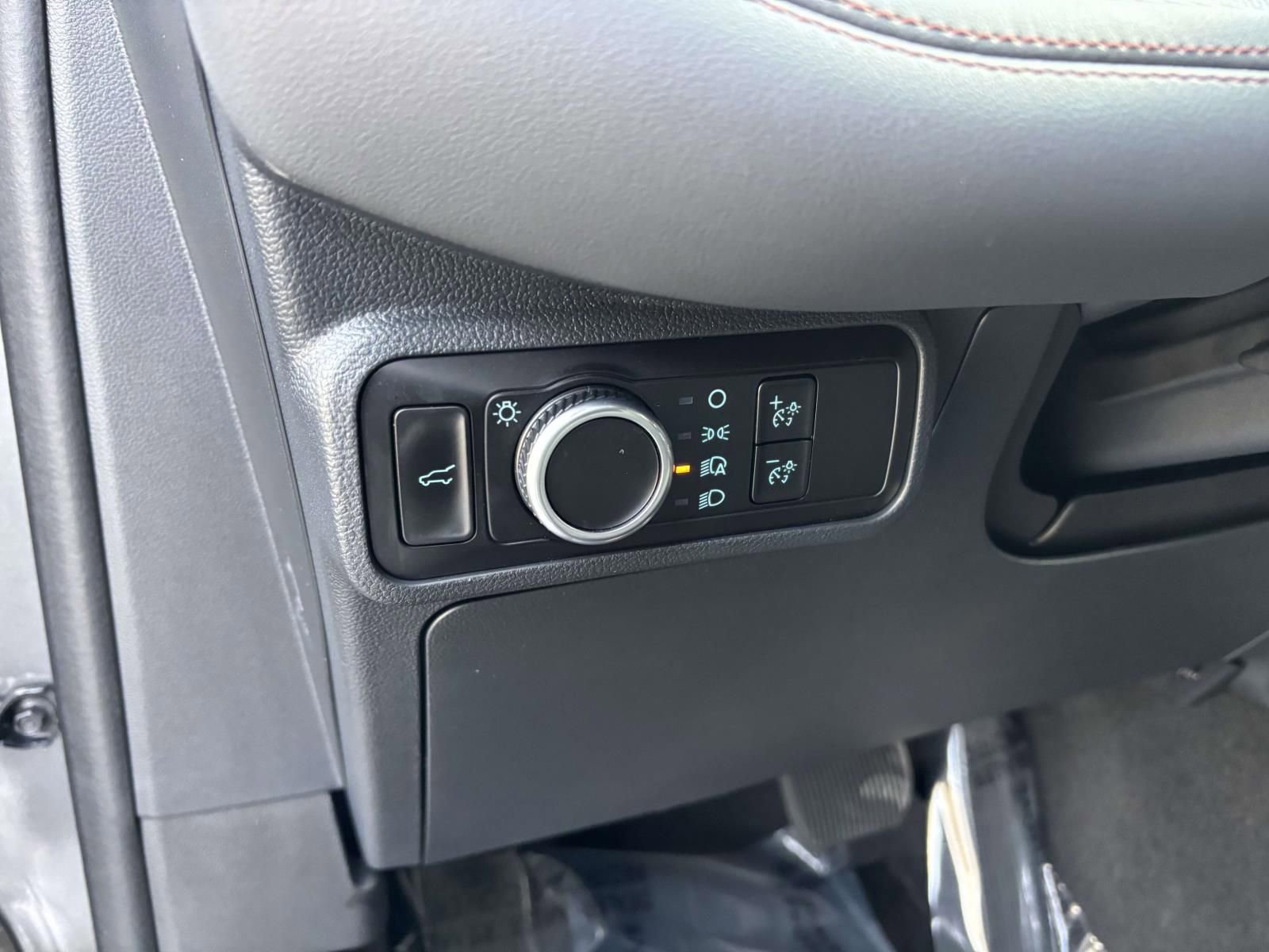 Used 2025 Ford Explorer Active image 16