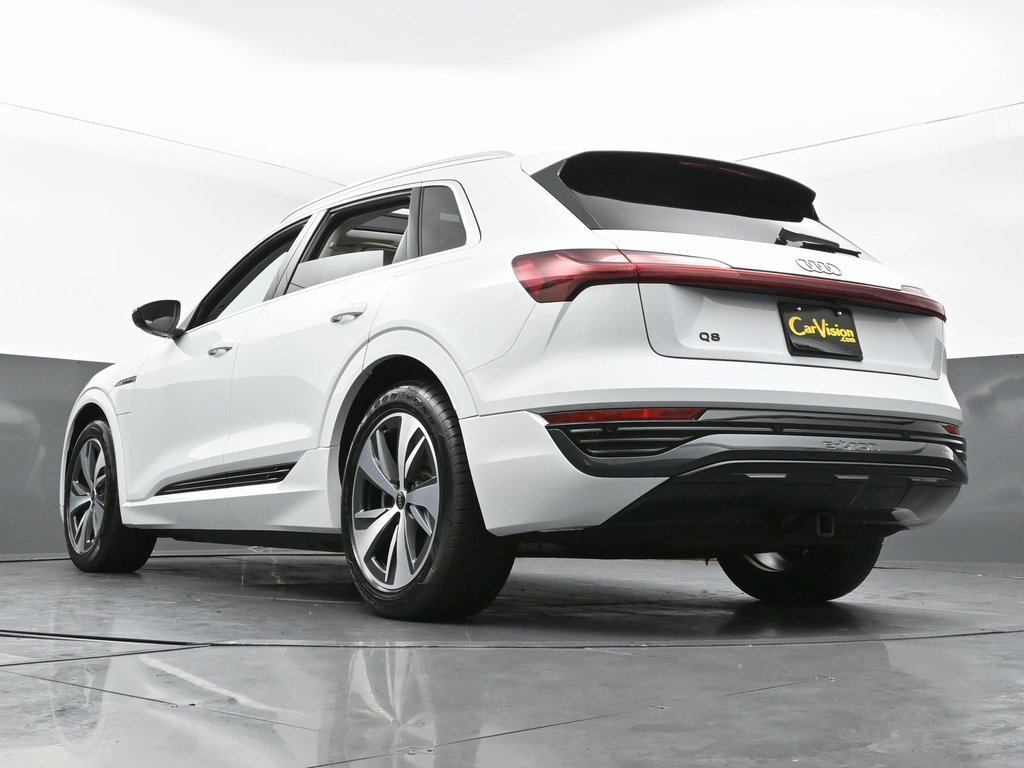 Used 2024 Audi Q8 e-tron Premium image 52