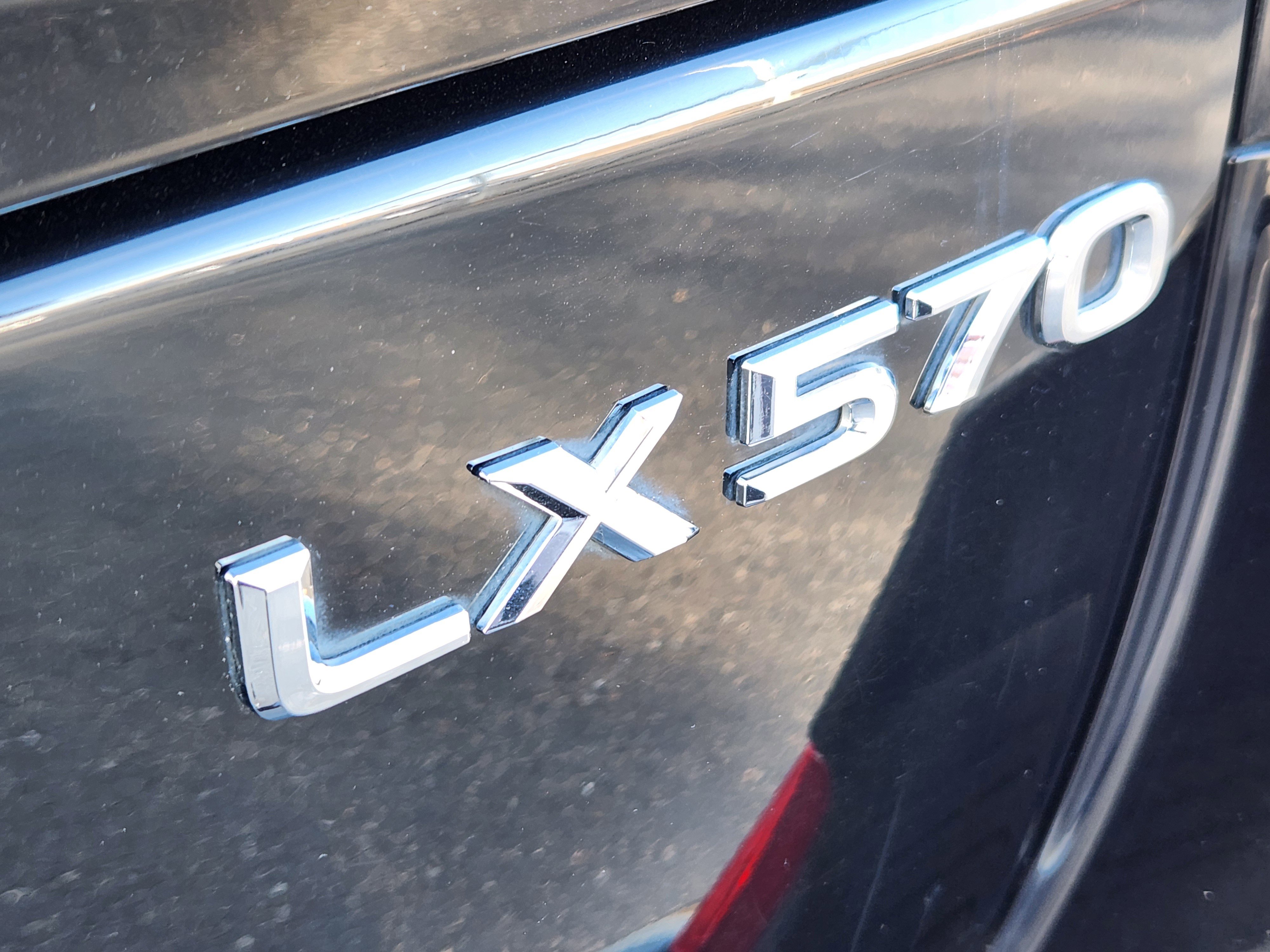 Used 2021 Lexus LX 570 4WD w/ 3rd Row & Luxury Pkg image 20