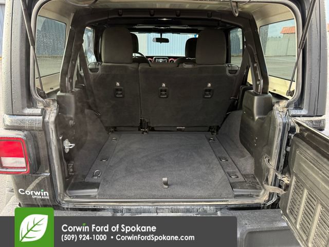 Used 2018 Jeep Wrangler Unlimited Rubicon w/ Cold Weather Group image 18