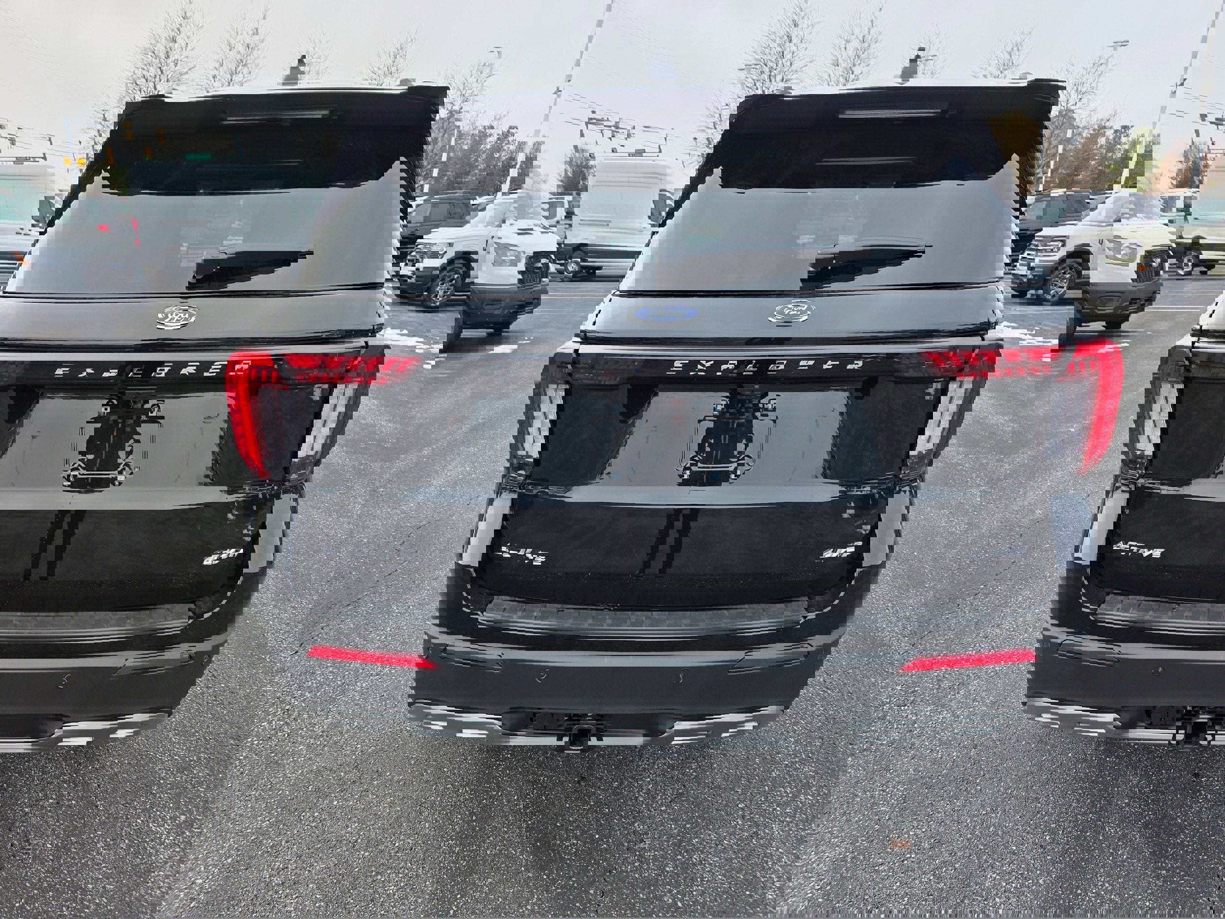 New 2026 Ford Explorer Active w/ Active Comfort Package image 4