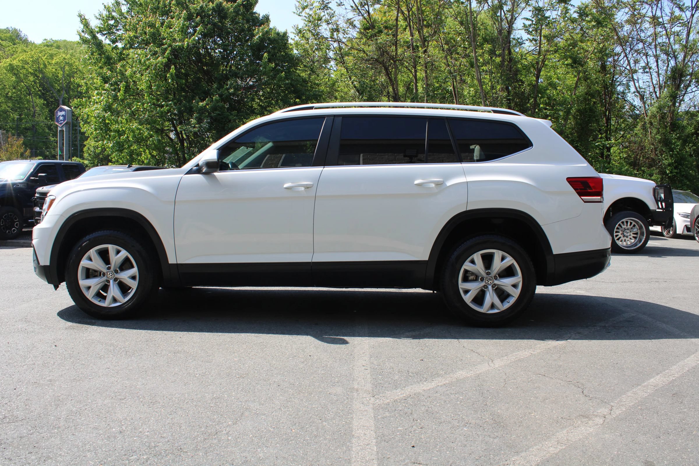 Used 2018 Volkswagen Atlas SE FWD image 25