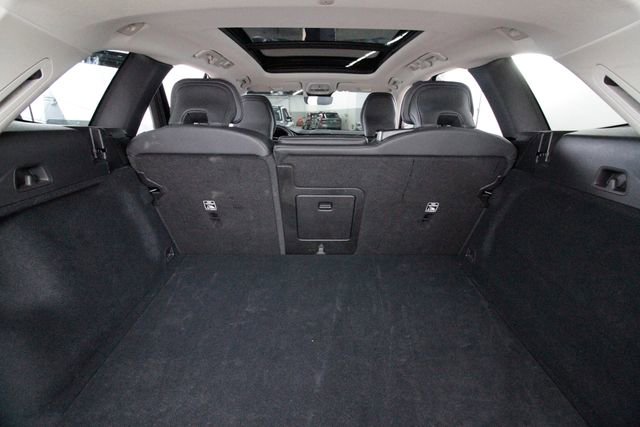 Certified 2025 Volvo XC60 B5 Plus w/ Climate Package AWD/4WD image 30