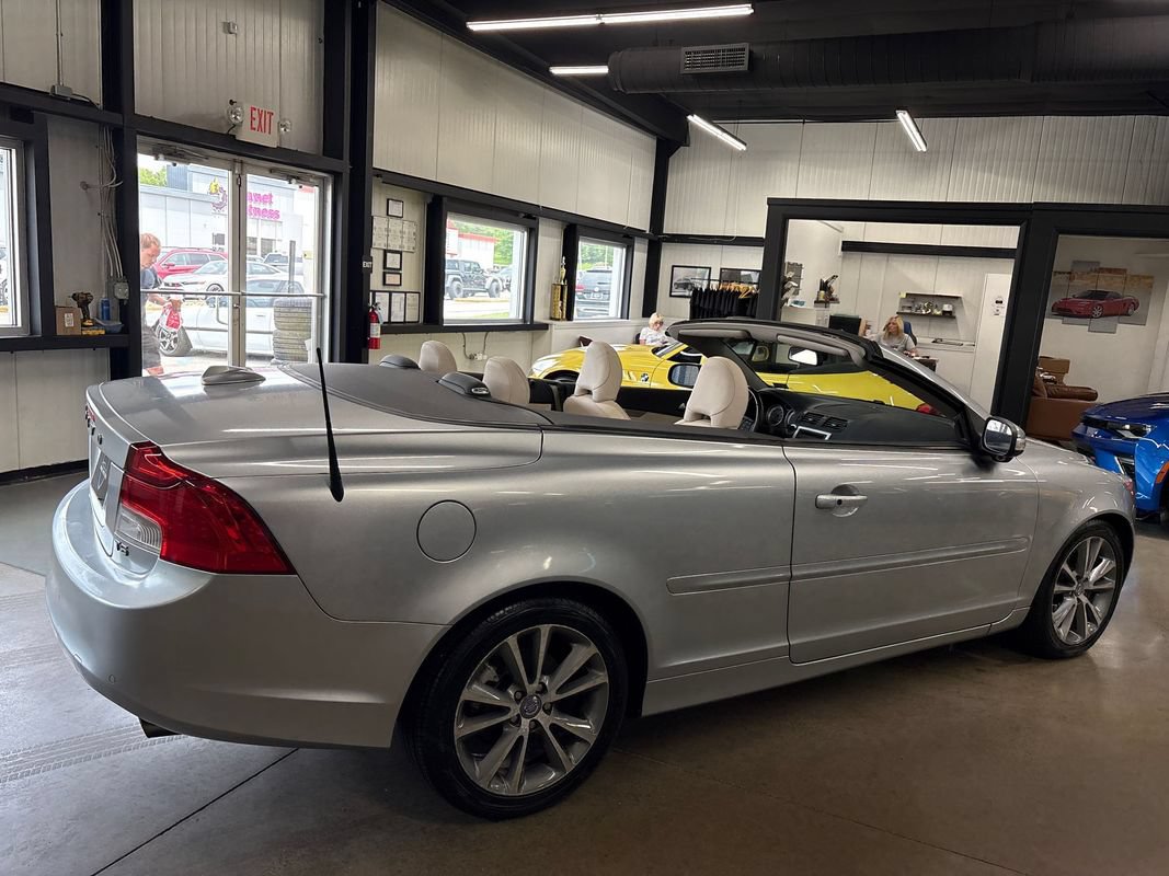 Used 2013 Volvo C70 T5 FWD image 11