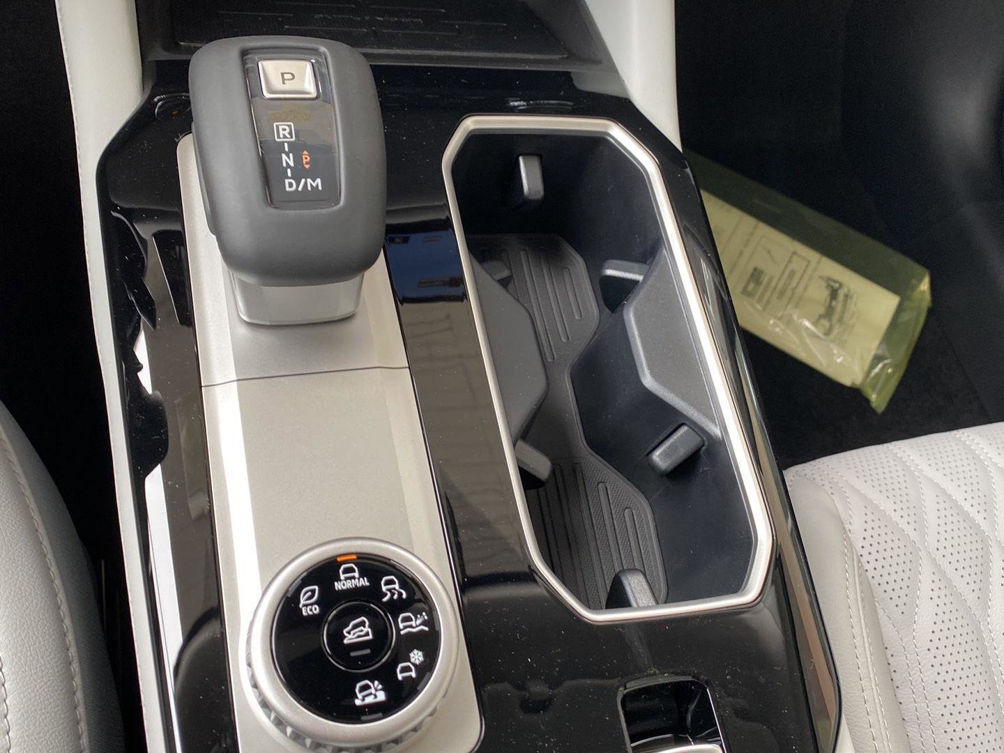 New 2026 Mitsubishi Outlander SEL image 21