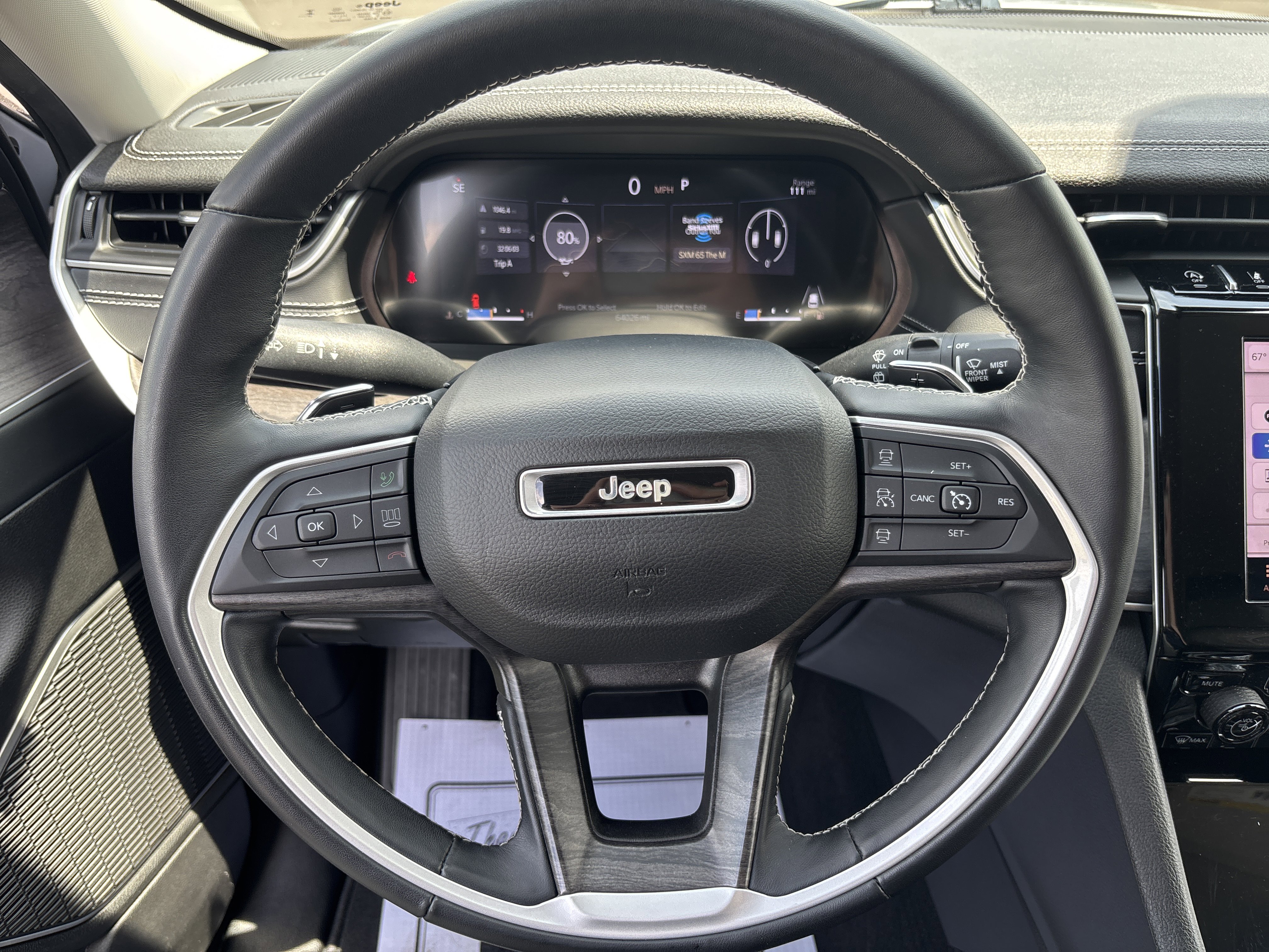 Used 2022 Jeep Grand Cherokee L Limited AWD/4WD image 15