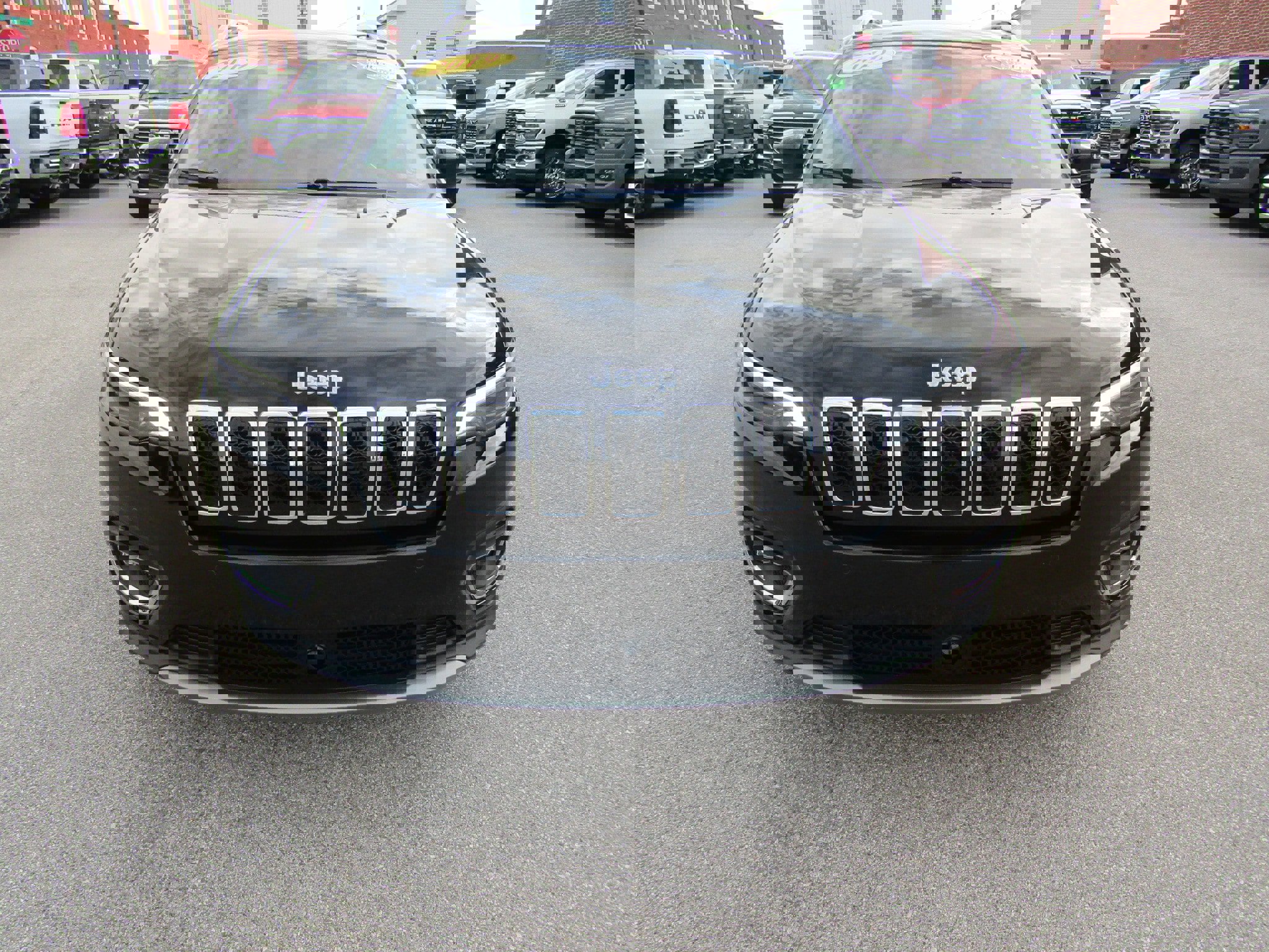 Used 2019 Jeep Cherokee Limited w/ Luxury Group image 8