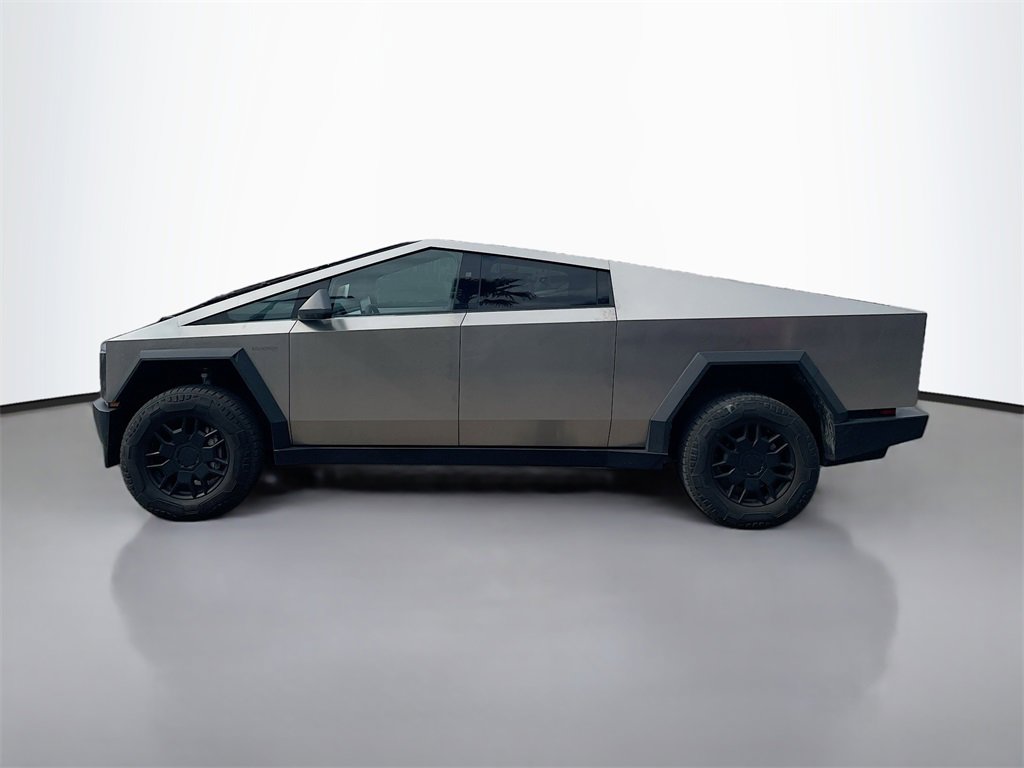 Used 2024 Tesla Cybertruck AWD Crew Cab image 4